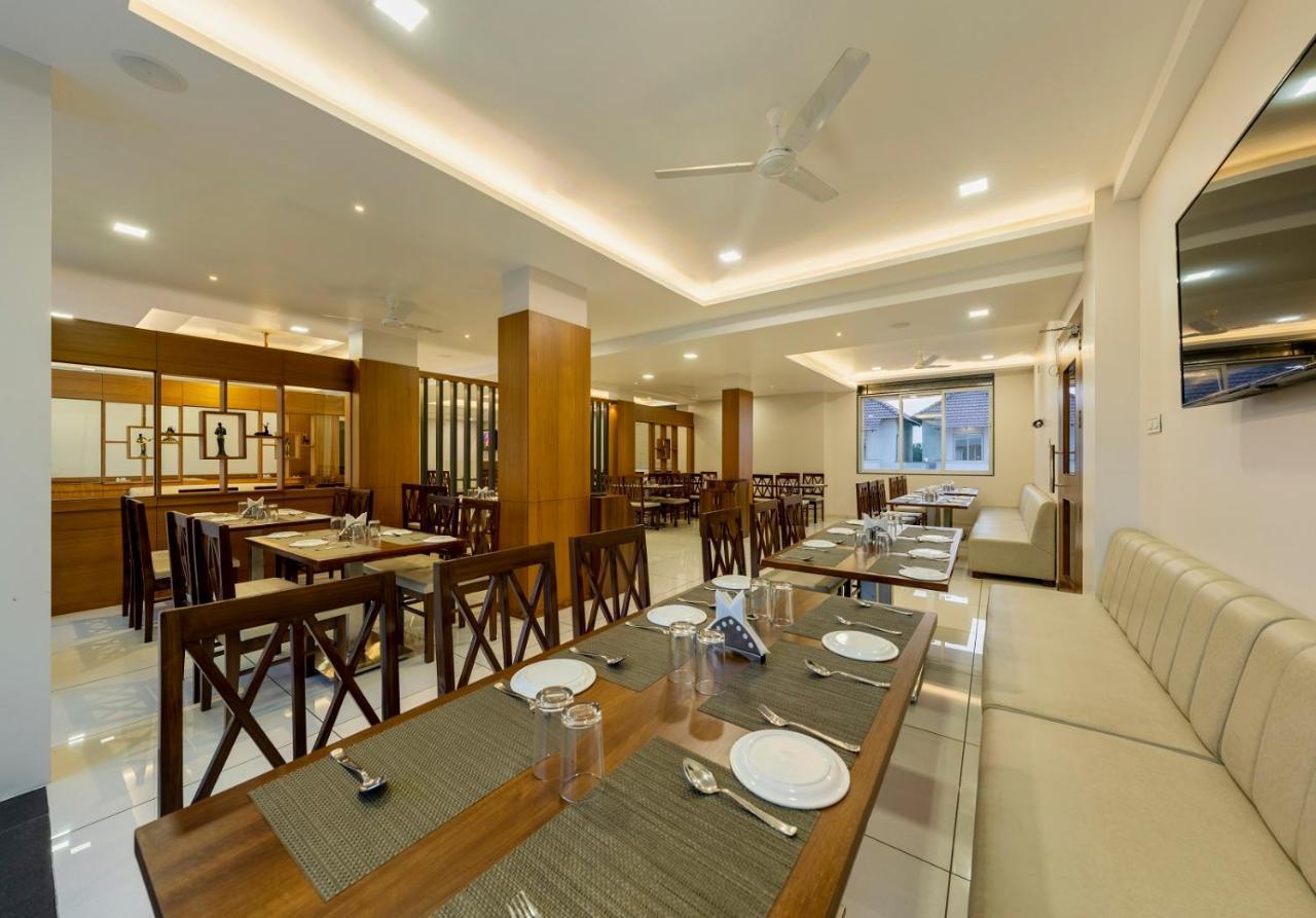 Hotel Grand Indu, 3 Star Колхапур Экстерьер фото
