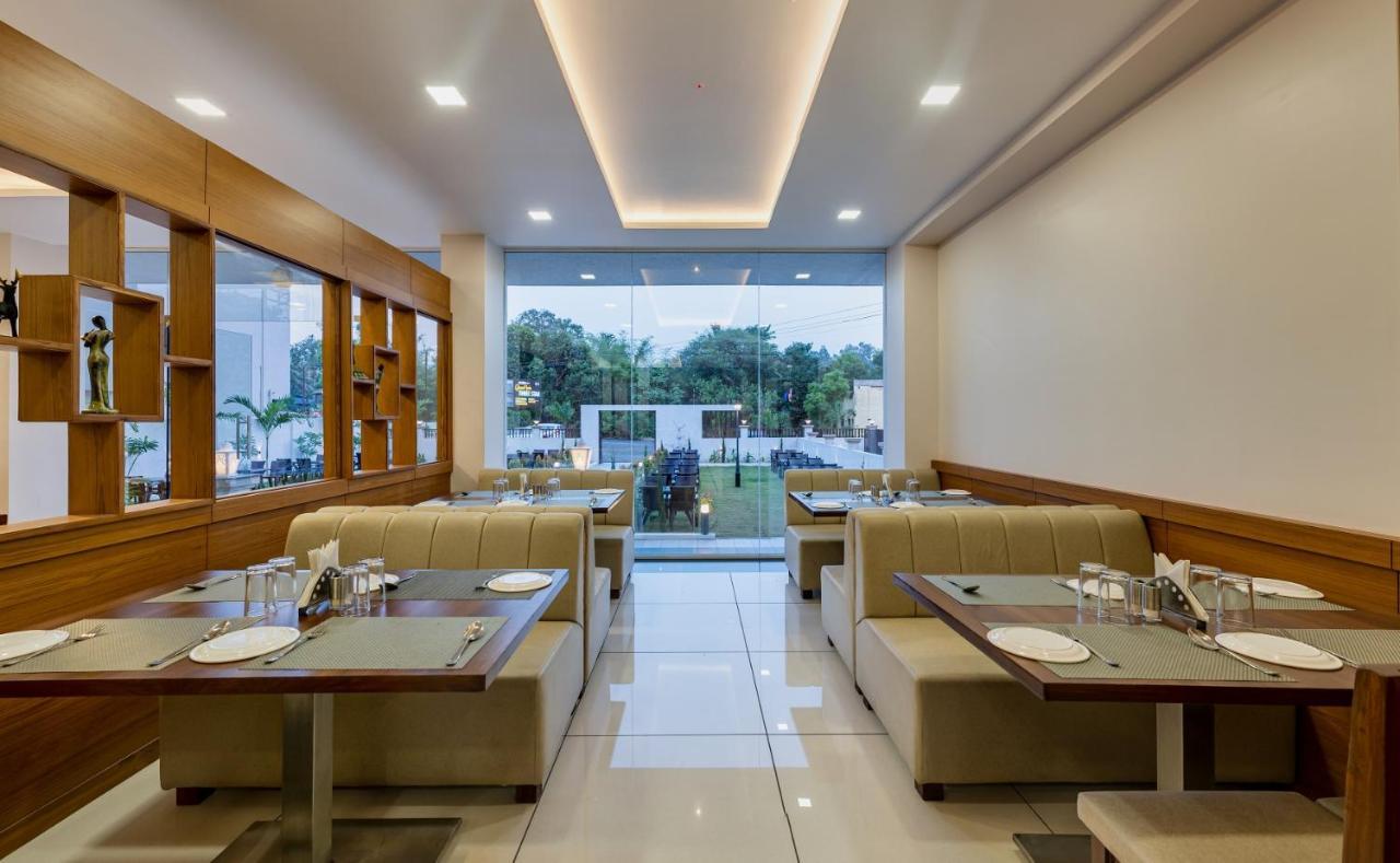 Hotel Grand Indu, 3 Star Колхапур Экстерьер фото