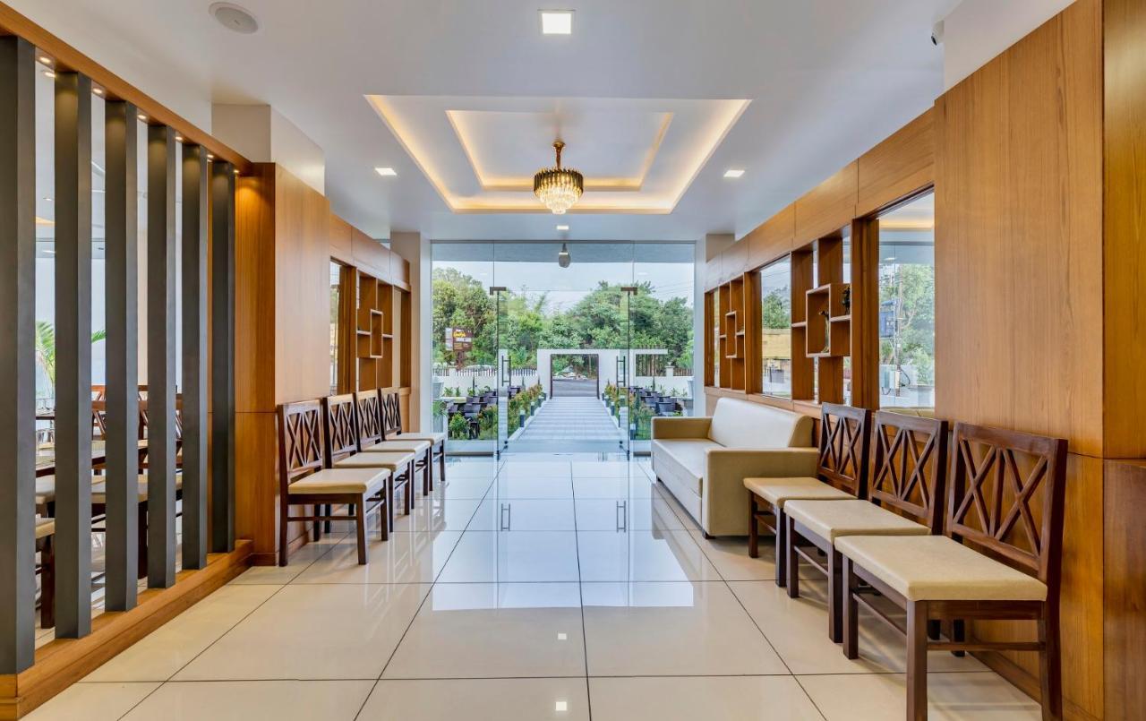 Hotel Grand Indu, 3 Star Колхапур Экстерьер фото