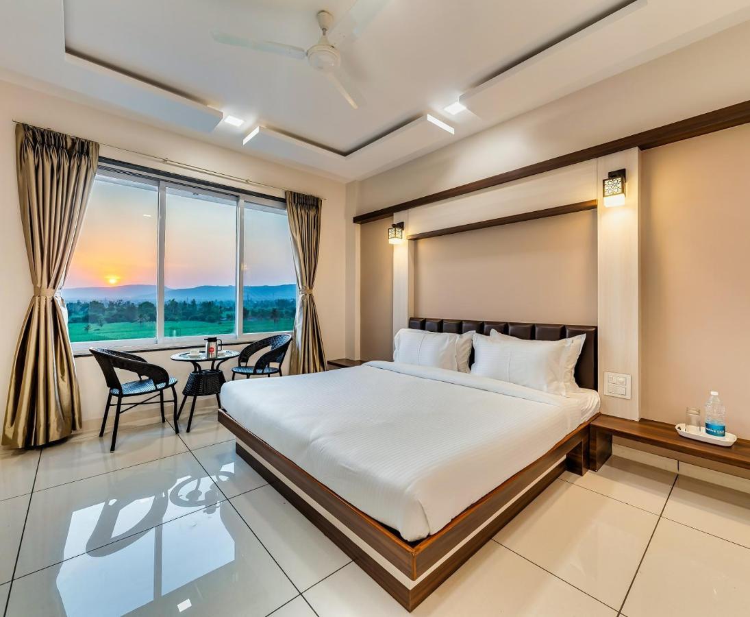 Hotel Grand Indu, 3 Star Колхапур Экстерьер фото
